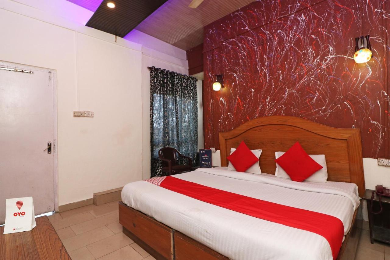 Oyo 75571 Sai Pooja Lodging Hotel Mumbai  Buitenkant foto
