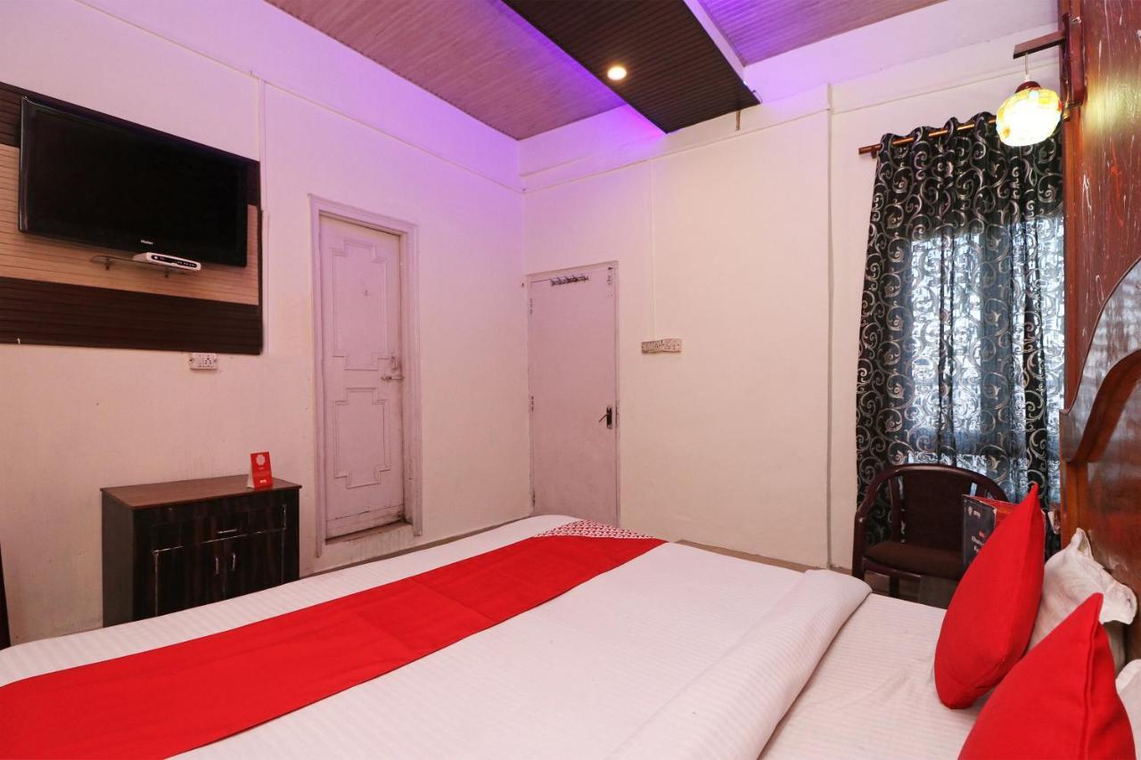 Oyo 75571 Sai Pooja Lodging Hotel Mumbai  Buitenkant foto